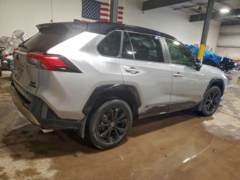 Фото 3 - TOYOTA RAV4