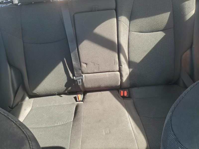 Фото 10 - TOYOTA RAV4