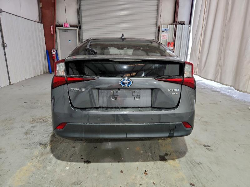 Фото 6 - TOYOTA PRIUS