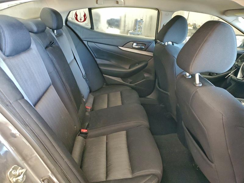 Фото 10 - NISSAN MAXIMA