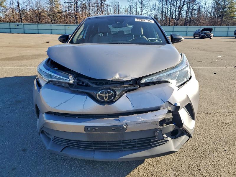 Фото 5 - TOYOTA C-HR