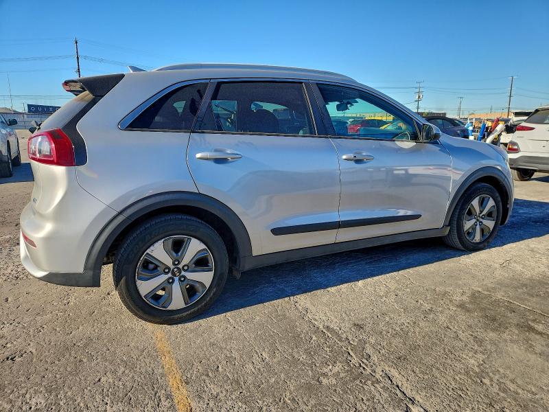 Фото 3 - KIA NIRO