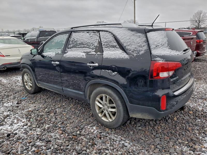 Фото 2 - KIA SORENTO