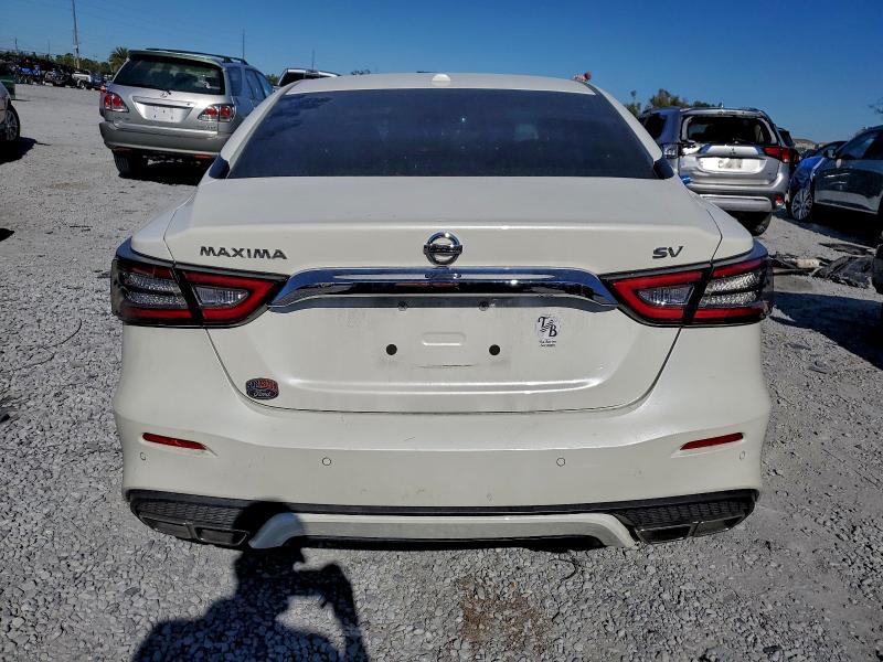 Фото 6 - NISSAN MAXIMA