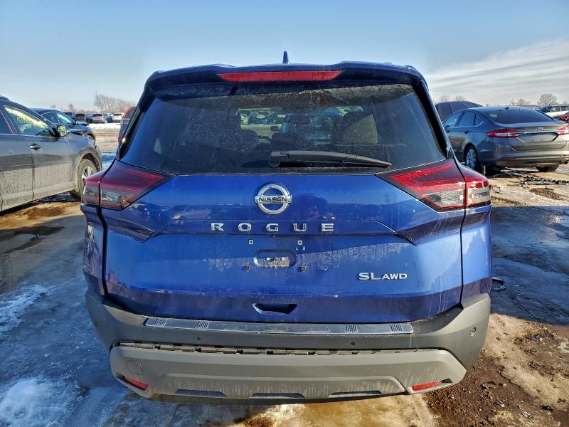 Фото 6 - NISSAN ROGUE