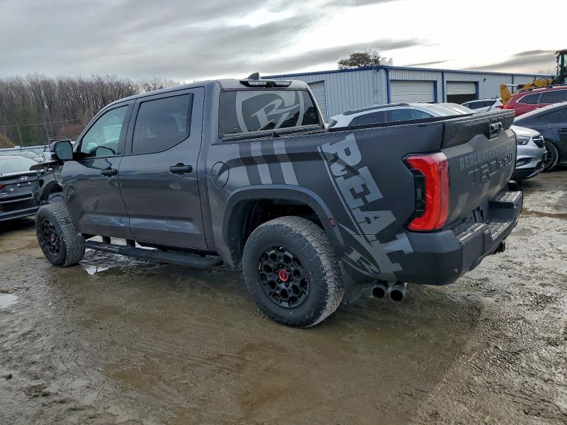 Фото 2 - TOYOTA TUNDRA