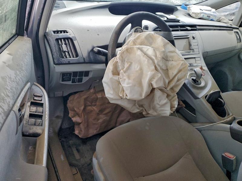 Фото 8 - TOYOTA PRIUS