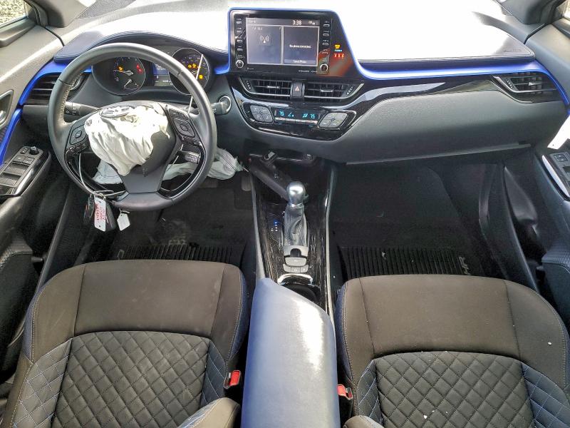 Фото 8 - TOYOTA C-HR