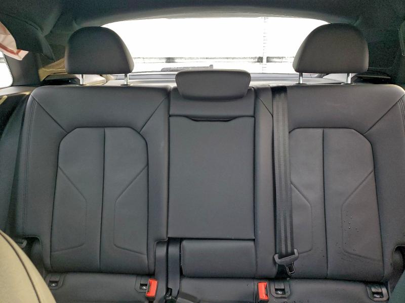 Фото 10 - AUDI Q3