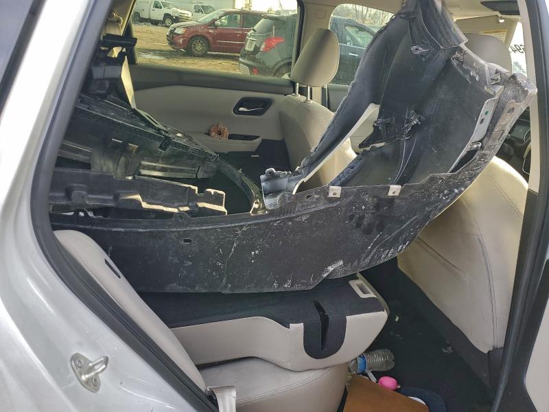 Фото 11 - NISSAN ROGUE