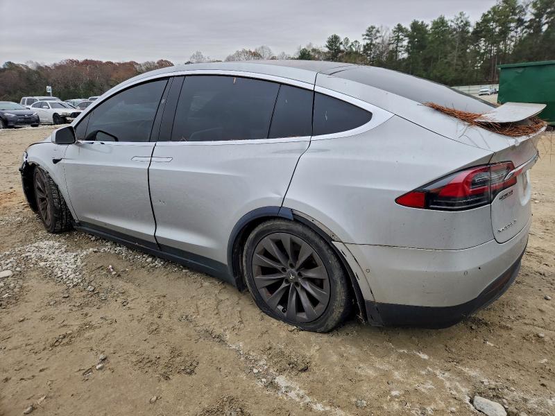 Фото 2 - TESLA MODEL X