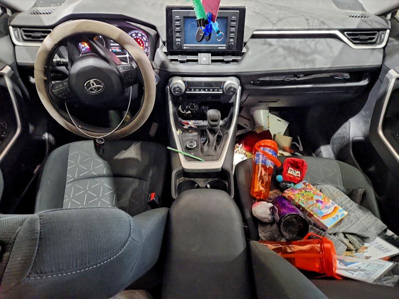 Фото 8 - TOYOTA RAV4