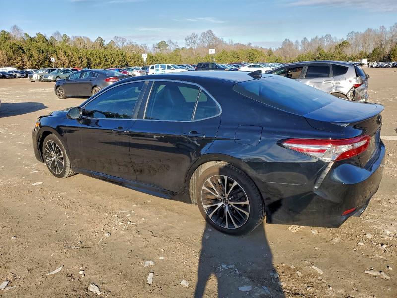 Фото 2 - TOYOTA CAMRY