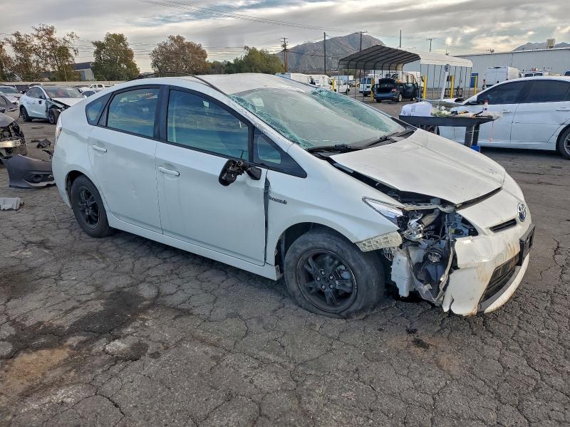 Фото 4 - TOYOTA PRIUS