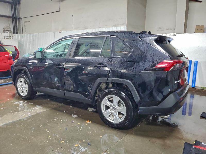 Фото 2 - TOYOTA RAV4