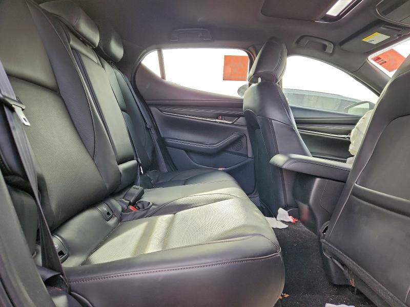 Фото 10 - MAZDA 3