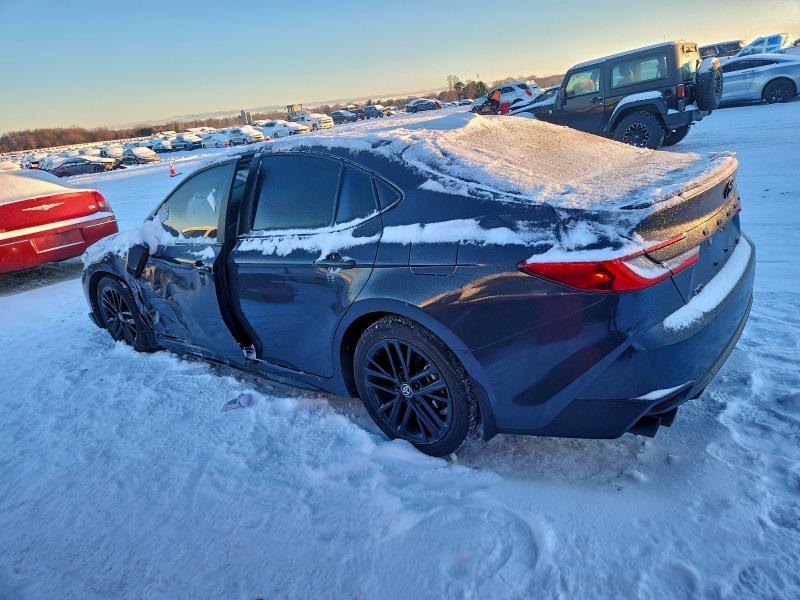 Фото 2 - TOYOTA CAMRY