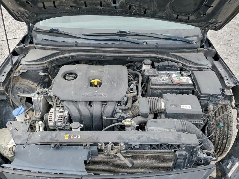 Фото 11 - HYUNDAI ELANTRA