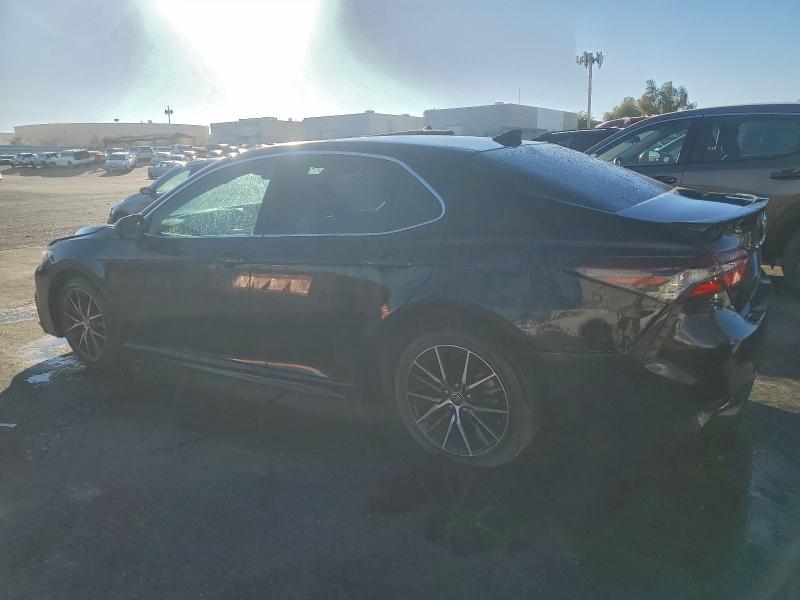 Фото 2 - TOYOTA CAMRY