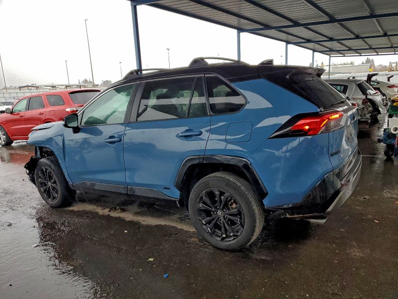 Фото 2 - TOYOTA RAV4