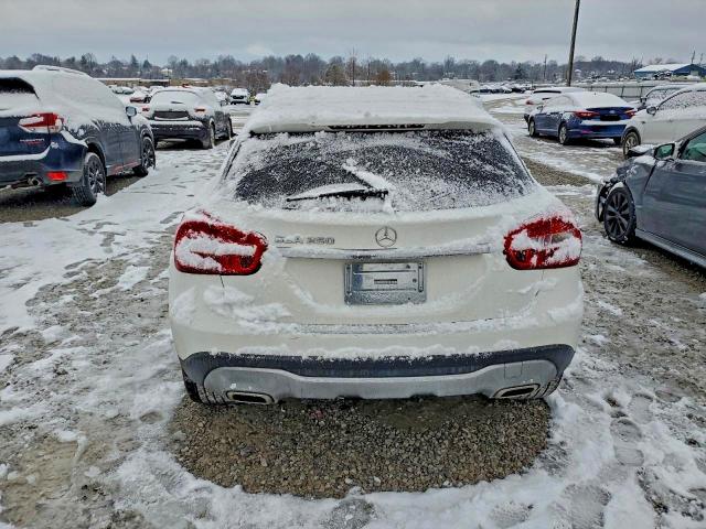 Фото 6 - MERCEDES-BENZ GLA-CLASS