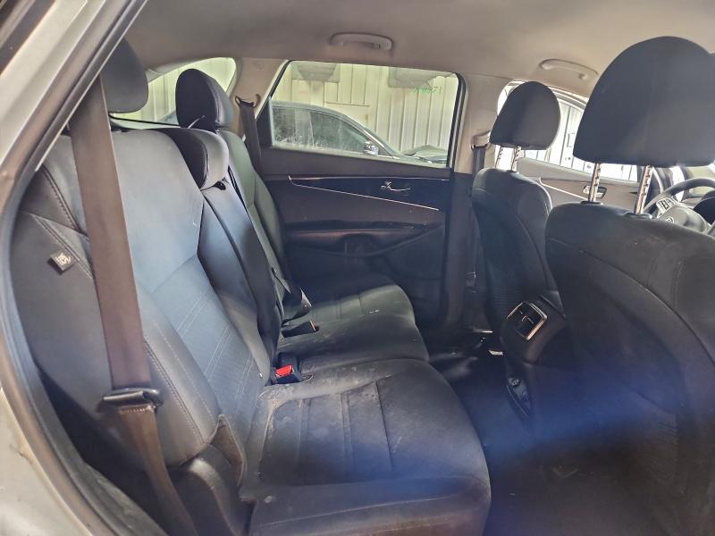 Фото 11 - KIA SORENTO