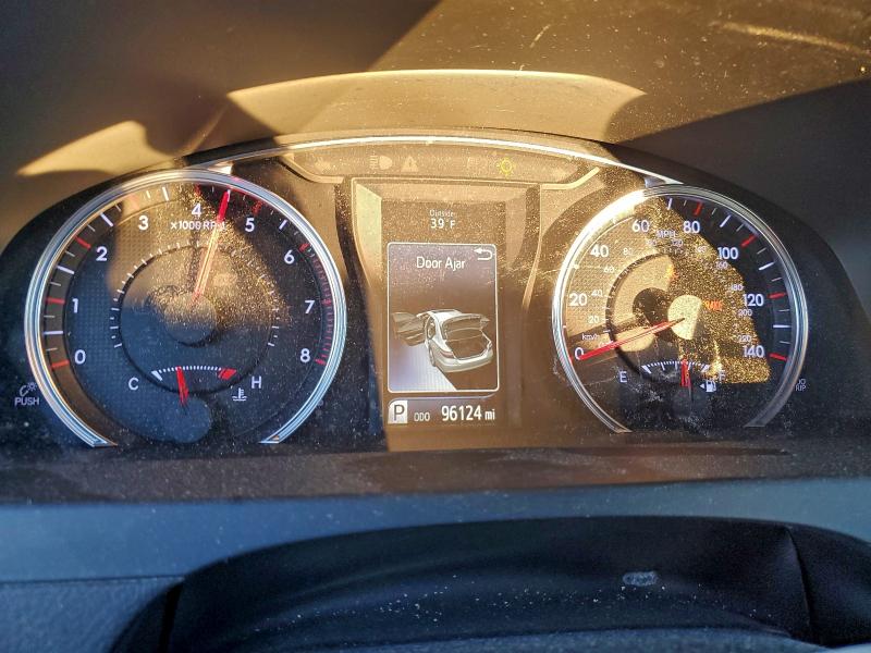 Фото 9 - TOYOTA CAMRY