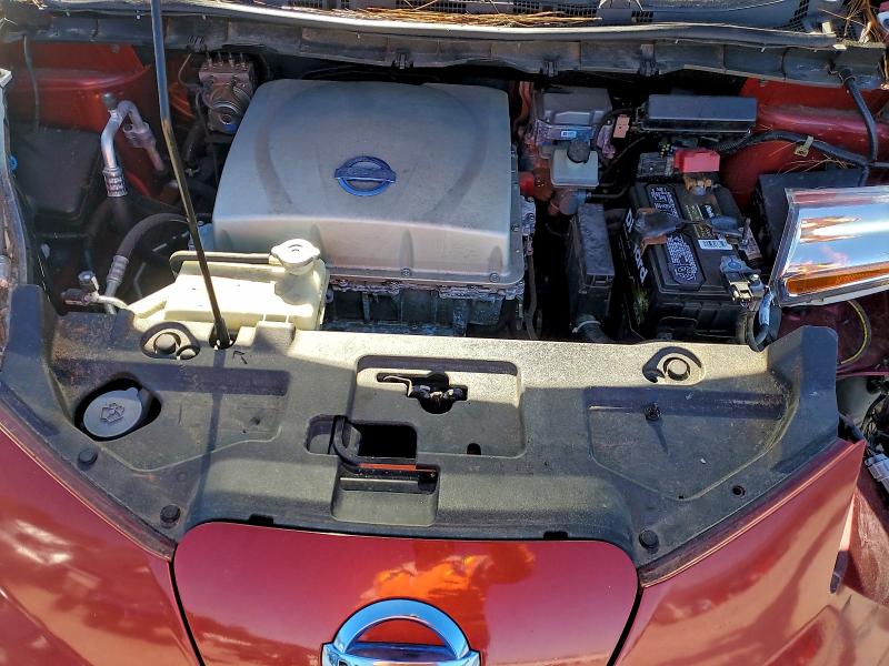 Фото 11 - NISSAN LEAF