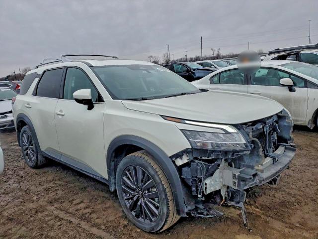 Фото 4 - NISSAN PATHFINDER