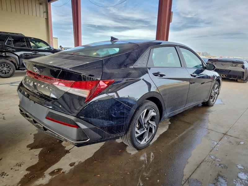 Фото 3 - HYUNDAI ELANTRA