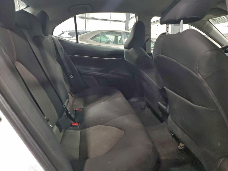 Фото 10 - TOYOTA CAMRY