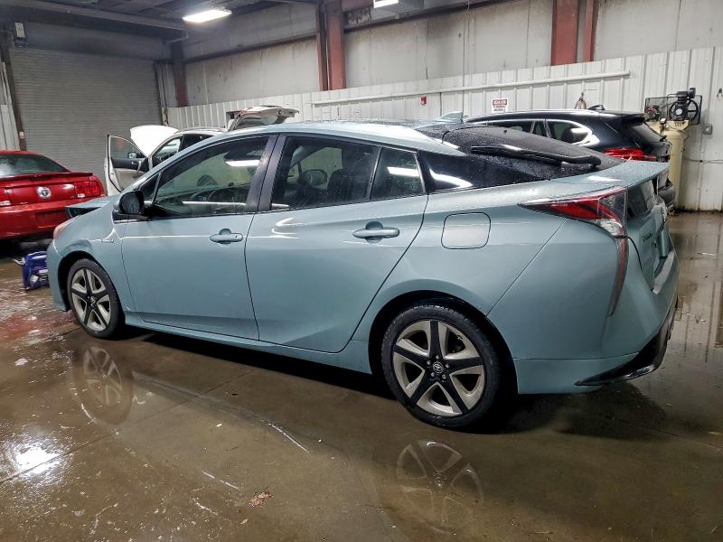 Фото 2 - TOYOTA PRIUS