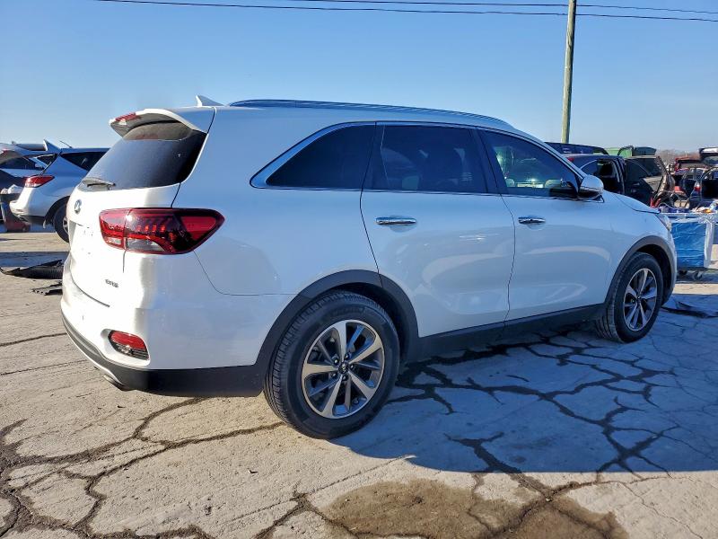 Фото 3 - KIA SORENTO