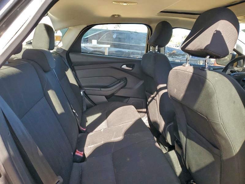 Фото 10 - FORD FOCUS