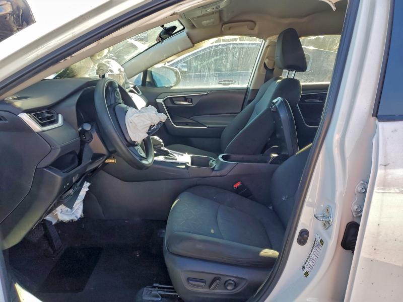 Фото 7 - TOYOTA RAV4