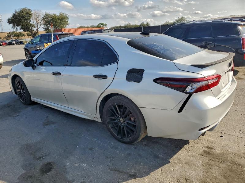 Фото 2 - TOYOTA CAMRY