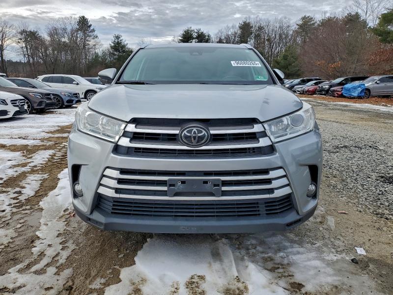 Фото 5 - TOYOTA HIGHLANDER