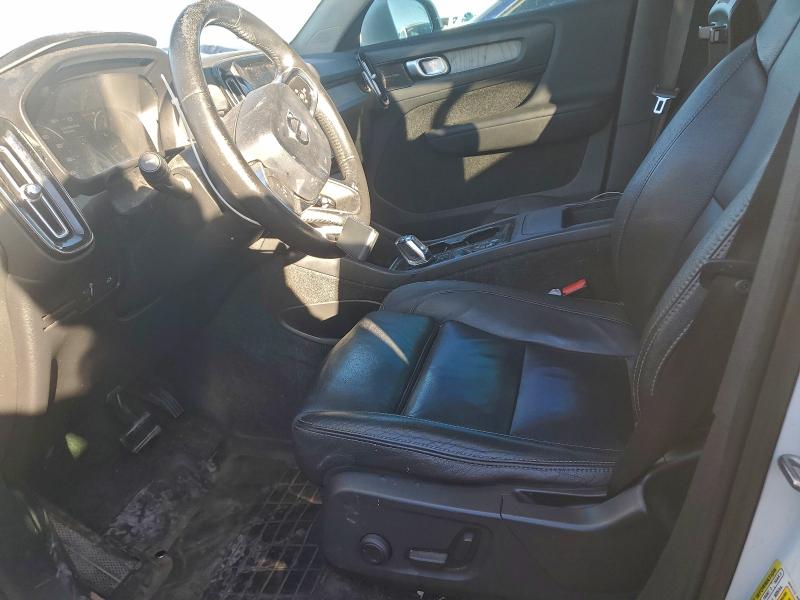 Фото 7 - VOLVO XC40