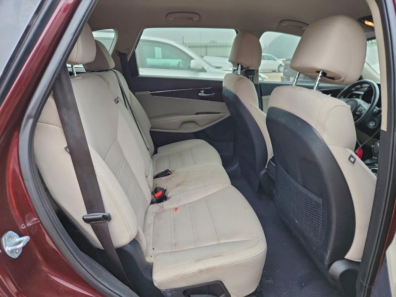 Фото 11 - KIA SORENTO