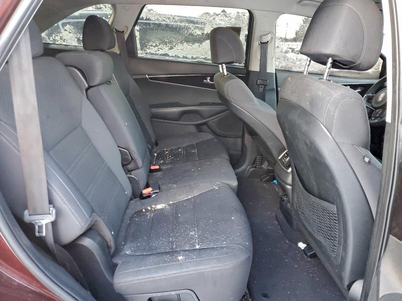 Фото 11 - KIA SORENTO