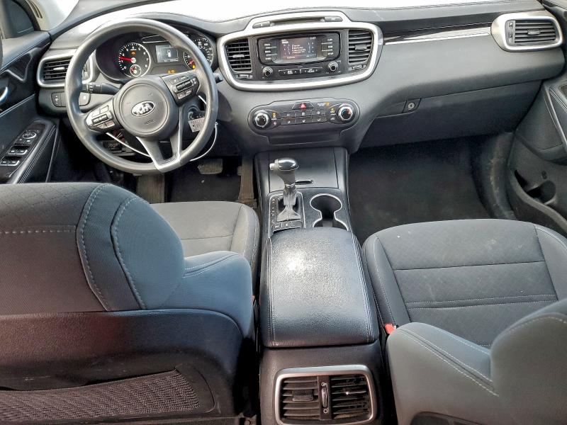 Фото 8 - KIA SORENTO