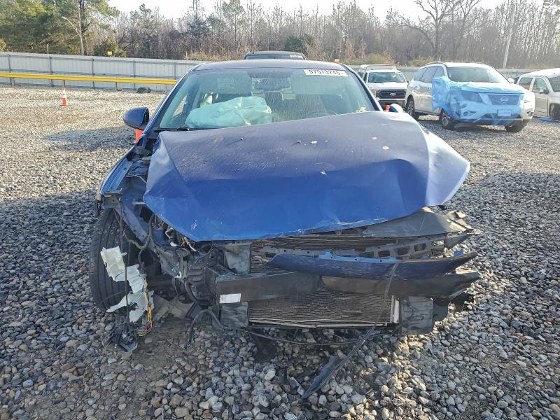 Фото 5 - HYUNDAI ELANTRA