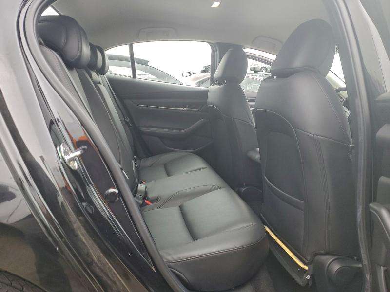 Фото 10 - MAZDA 3