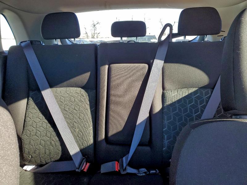 Фото 10 - MITSUBISHI OUTLANDER