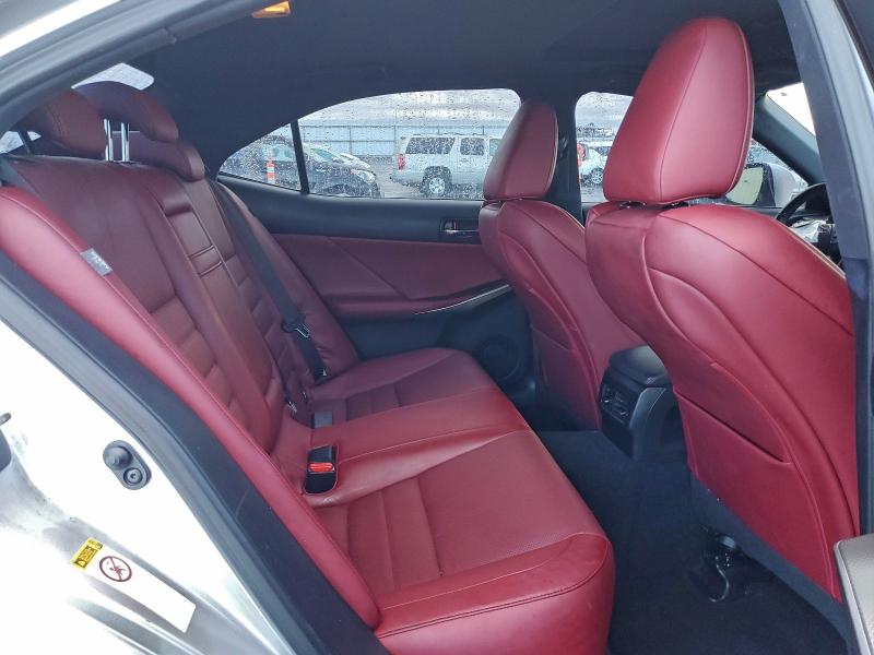 Фото 10 - LEXUS IS