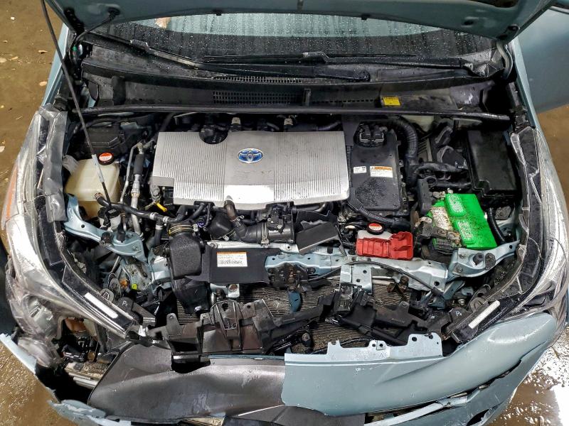 Фото 11 - TOYOTA PRIUS