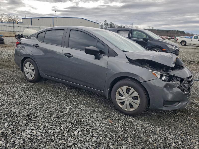 Фото 4 - NISSAN VERSA