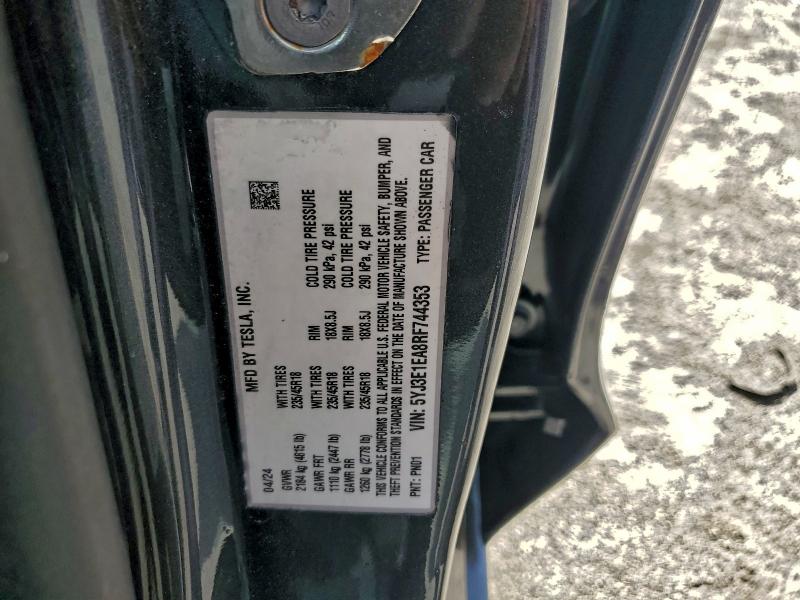 Фото 12 - TESLA MODEL 3