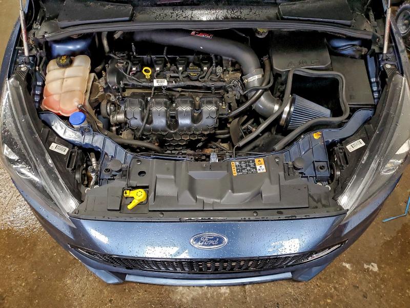 Фото 11 - FORD FOCUS