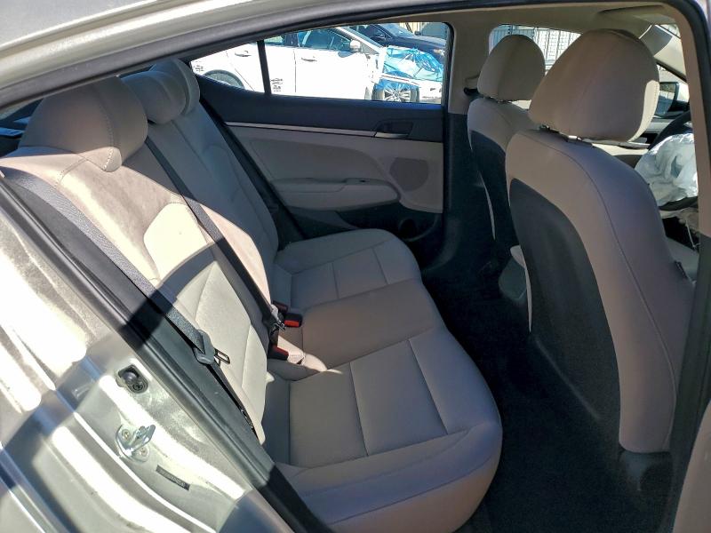 Фото 10 - HYUNDAI ELANTRA